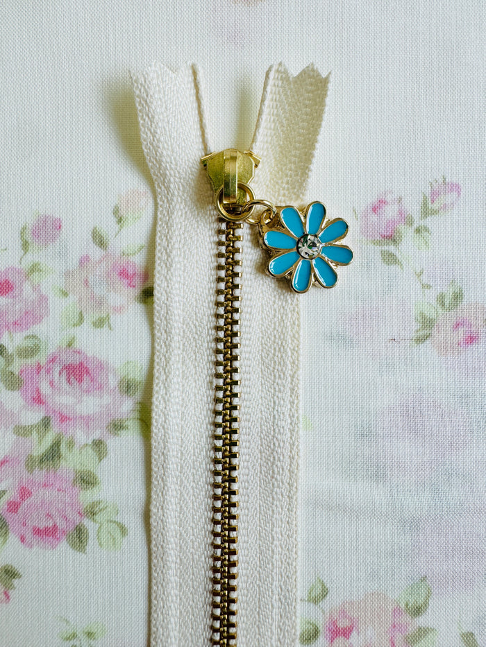 Margaret Flower Zipper - Blue - Atsuko Matsuyama