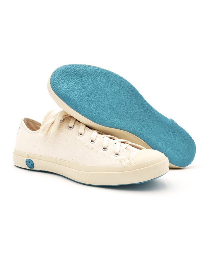 Shoes Like Pottery Canvas Low Top Sneaker in White (Women's)