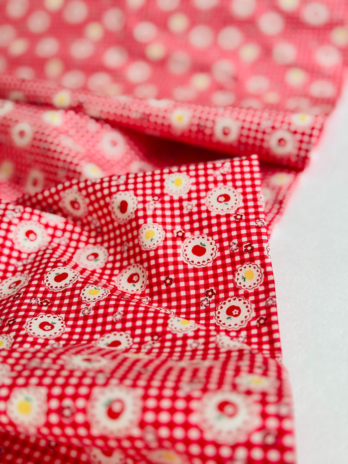 Apple Lace - Red (A) - Atsuko Matsuyama - 30's Collection - Yuwa
