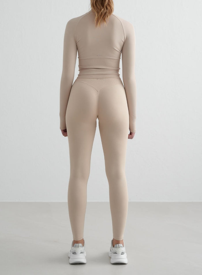 [S - 5'8"]