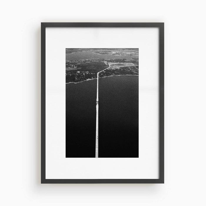 15 x 10 inches | Edition of 30 / Black / Matted