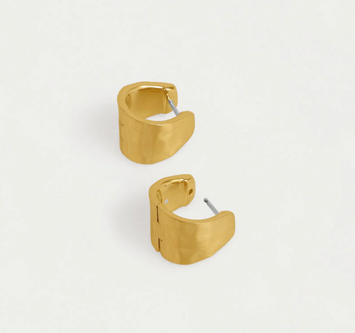 Mara Huggie Hoops