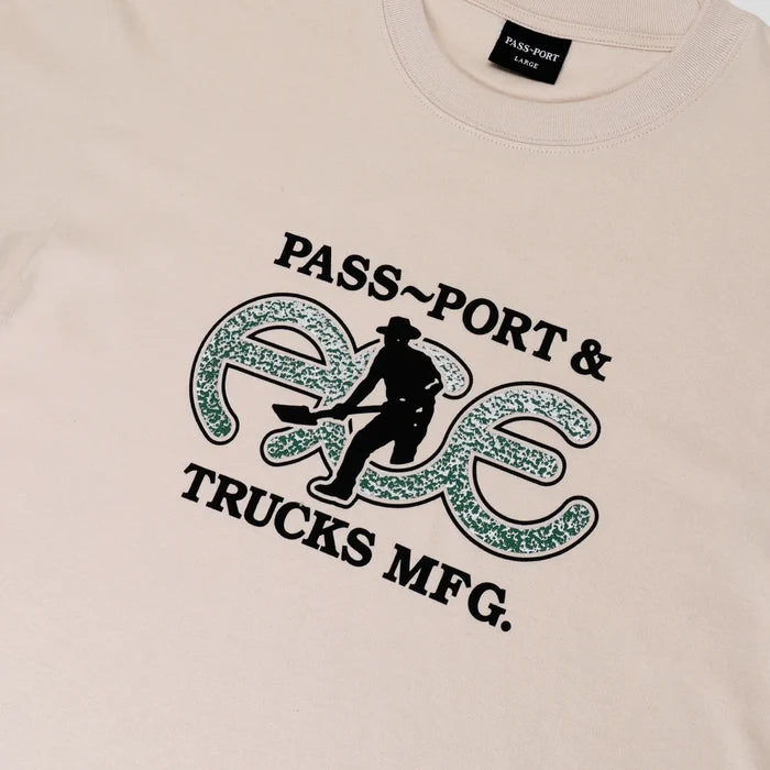 PASSPORT - ACE HAMMERTONE TEE NATURAL