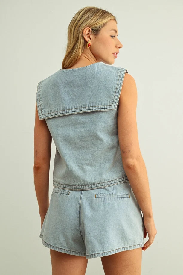 Please Me with Pleats Shorts