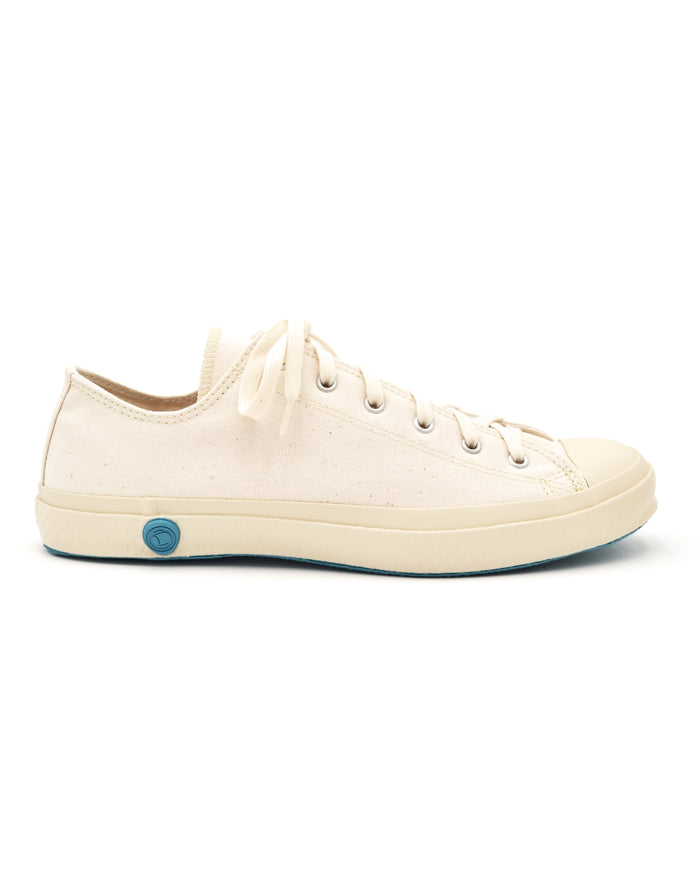 Shoes Like Pottery Canvas Low Top Sneaker in White (Women's)