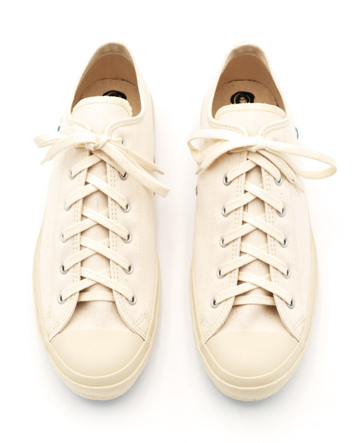Shoes Like Pottery Canvas Low Top Sneaker in White (Women's)