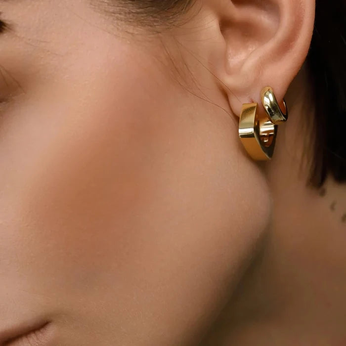 The Shape Gold Hoop
