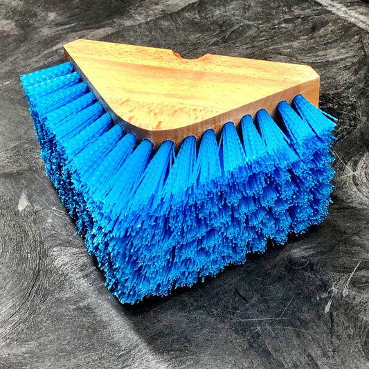 TRIANGLE FLOOR / BASEBOARD BRUSH W/ BLUE BRISTLE