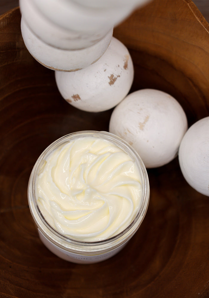 Vanilla sugar body butter | warm vanilla, amber, soft musk.