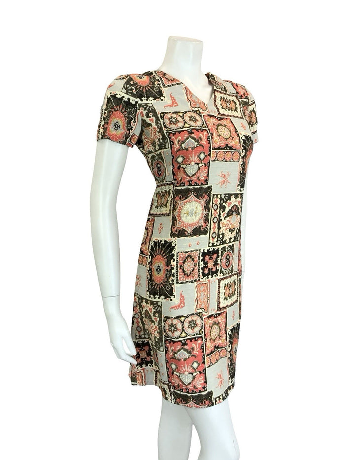 VTG 60S 70S BLACK GREY RED CREAM BAROQUE TILE MOD GEOMETRIC SHIFT V NECK DRESS 8